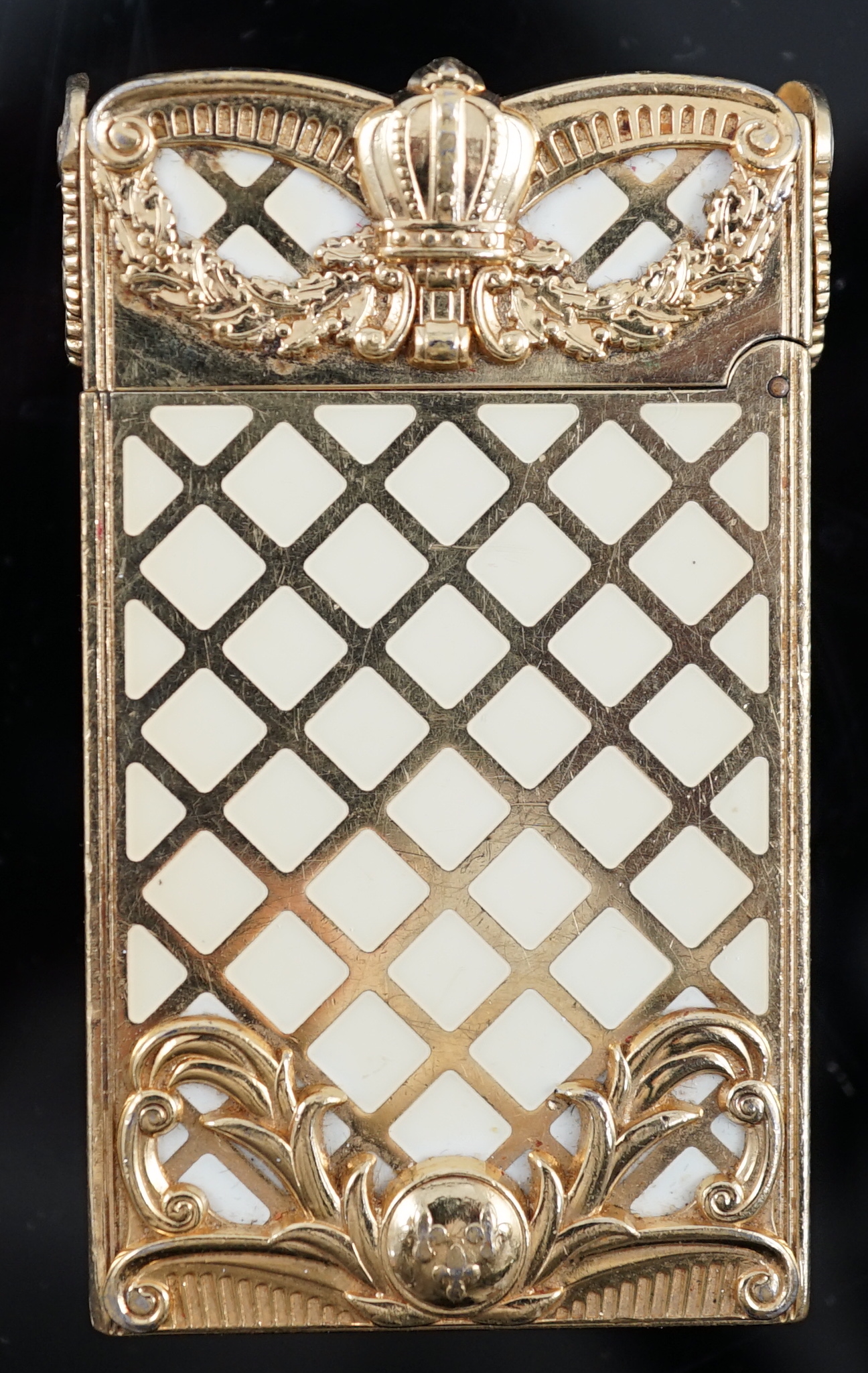 An S.J. Dupont gold plated and Chinese lacquer Gatsby Versailles cigarette lighter